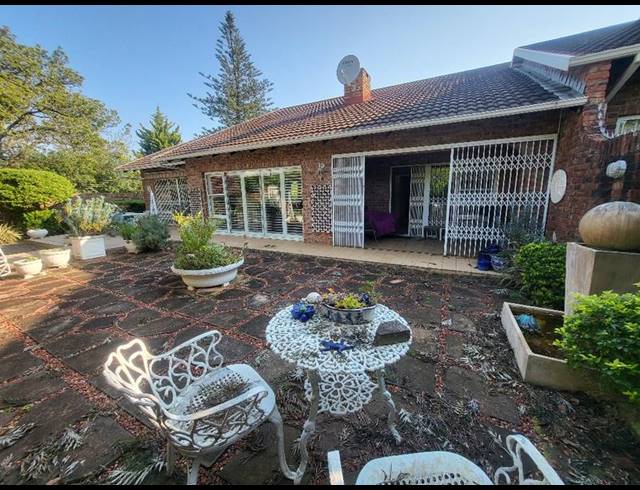 3 BEDROOM TOWNHOUSE FOR SALE IN SUNRIDGE PARK